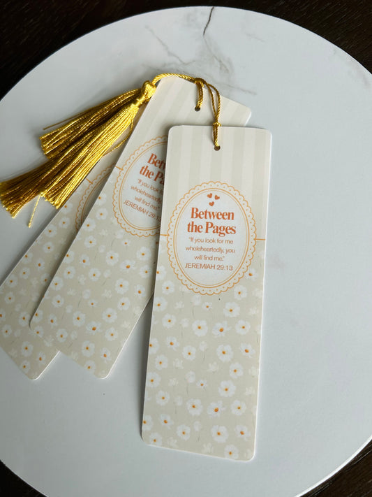 Between The pages |Bookmark